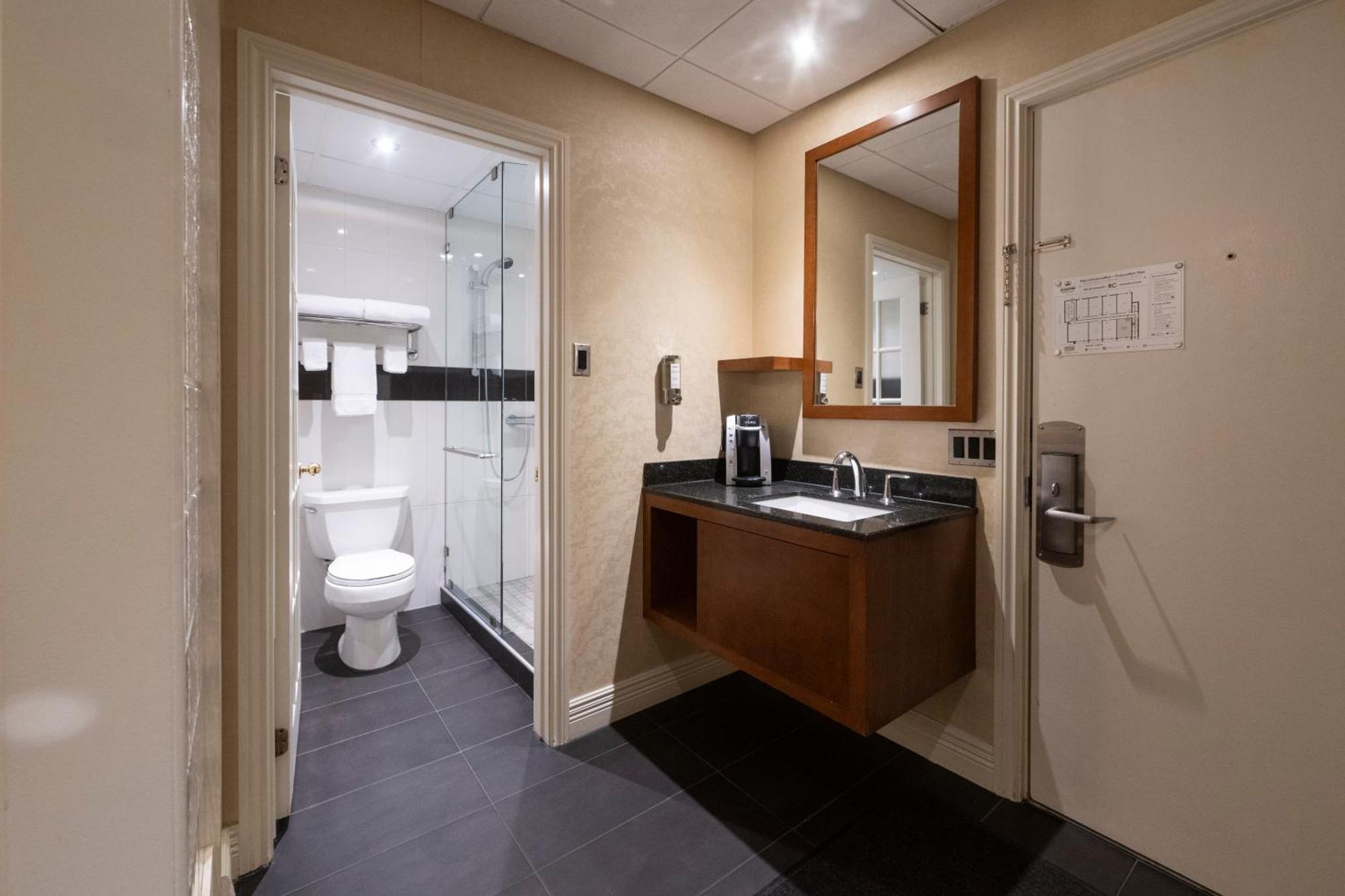 Hotel & Suites Le Dauphin Drummondville Dış mekan fotoğraf