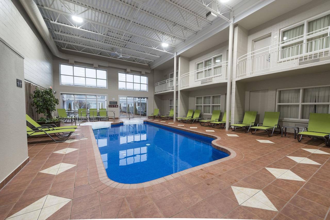 Hotel & Suites Le Dauphin Drummondville Dış mekan fotoğraf